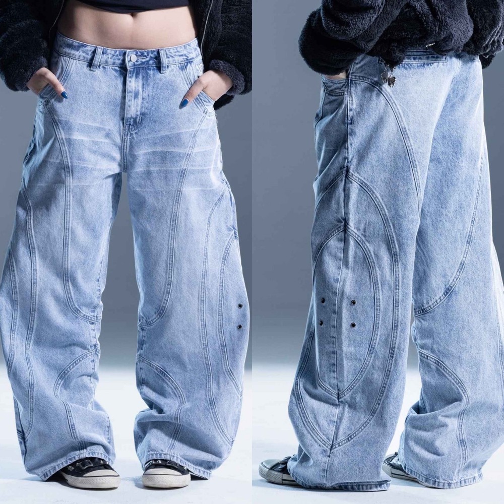 Unpractical NWOT Ascending Blue Denim Rivet Jeans